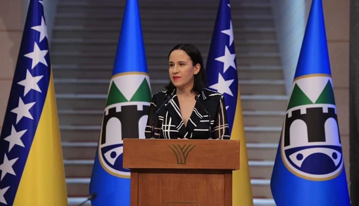 BENJAMINA KARIĆ - SJAJAN PRIJEDLOG