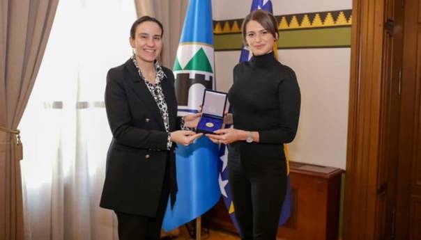 Benjamina Karić ugostila Sarajku koja je sugrađaninu spasila život