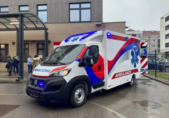 Beograd: Dječak izboden nožem u stomak, ljekari mu se bore za život