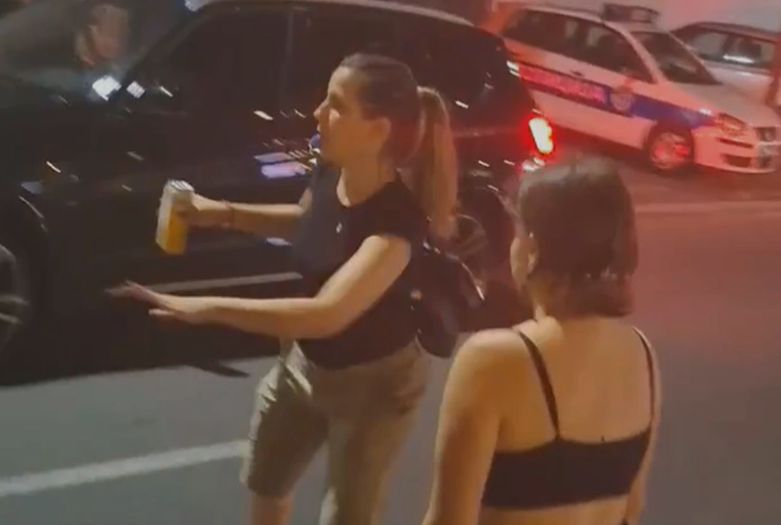 Beograd: Građani prepoznali policajku koja je tukla studenticu kod Pravnog fakulteta
