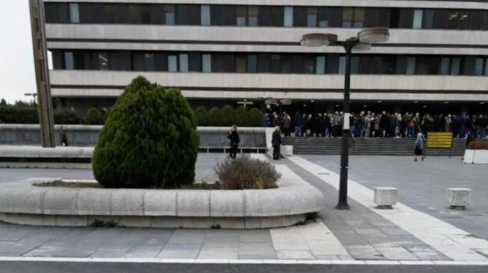 Beograd: Hiljadu ljudi ispred VMA želi da se testira na koronavirus