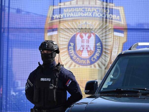 Beograd: Muškarac ubio sina pa presudio sebi, policija pronašla dva pisma