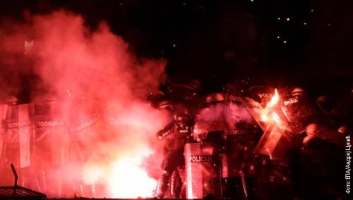 Beograd: Novi sukobi prosvjednika i policije