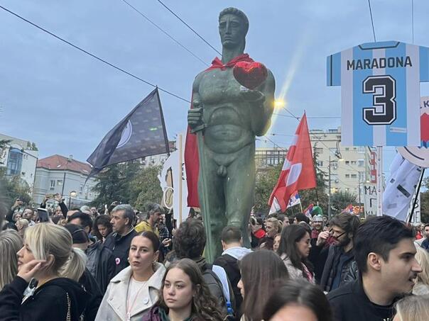 Beograd preplavile kolone studenata i građana uoči završnog mitinga