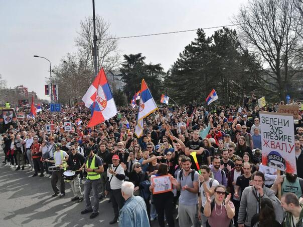 Rijeke ljudi: Beogradom odjekuje "Pumpaj" uz jake policijske snage