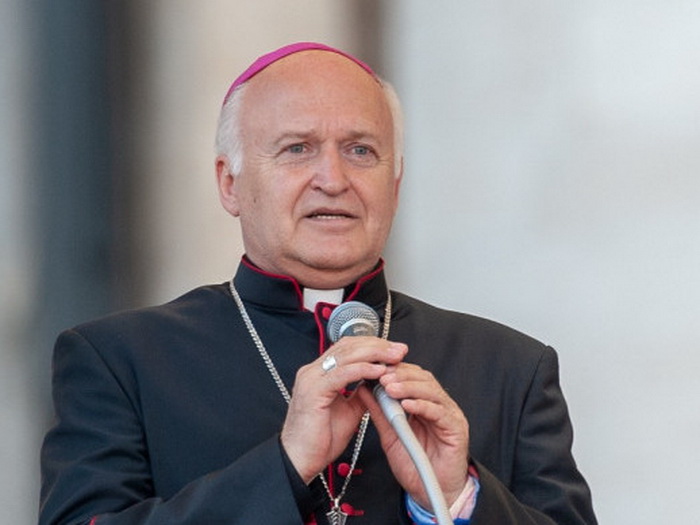 Beogradski nadbiskup pozvao papu Franju u posjet Srbiji