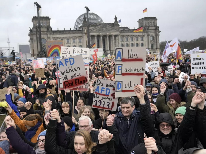 Berlin: Više od 150.000 ljudi ustalo protiv desnog ekstremizma