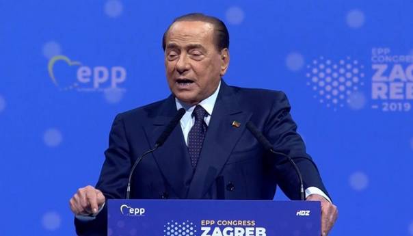 Berlusconi: Prevelika arogancija koštala je Trumpa izbora