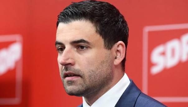 Bernardić: Crkva se ne smije miješati u politiku