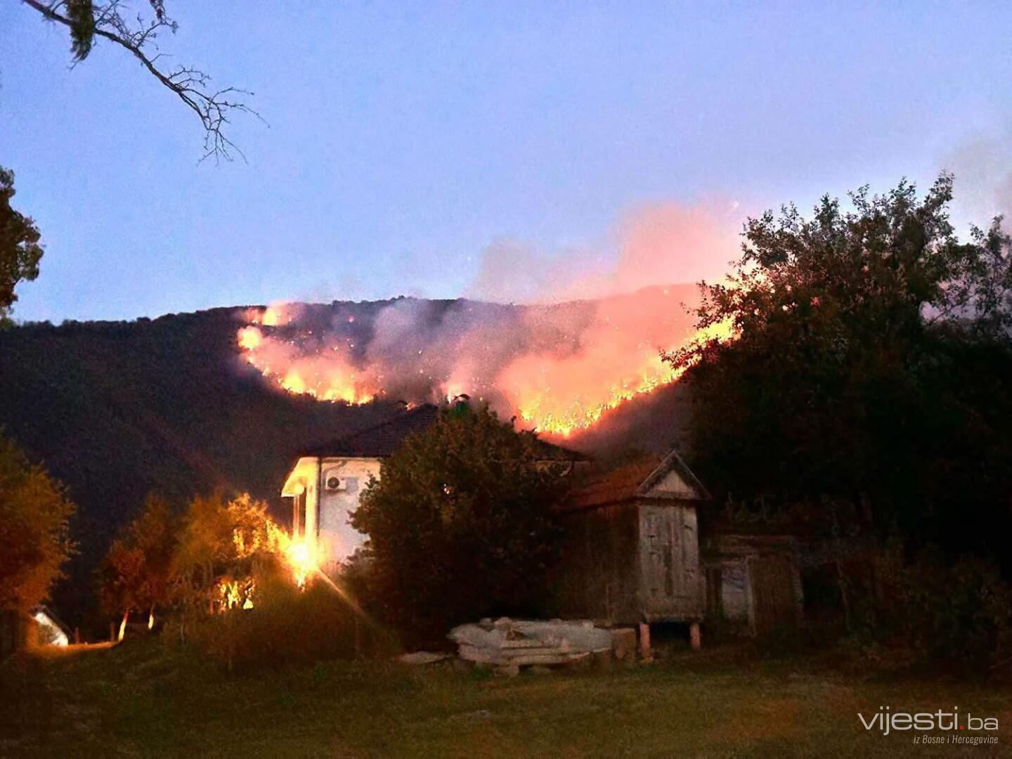 Besana noć za mještane: Ne smiruje se požar na sjeveroistoku BiH