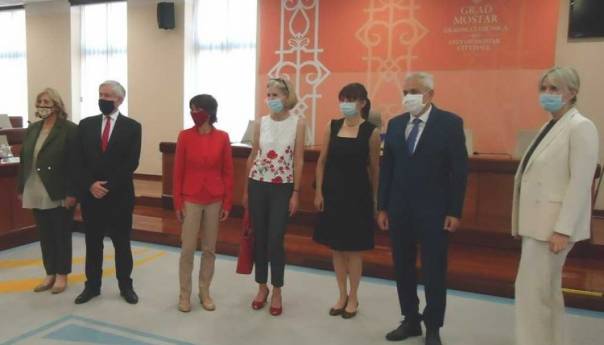 Bešlić s veleposlanicima o Uborku i dodjeli nagrade 'Most za budućnost'