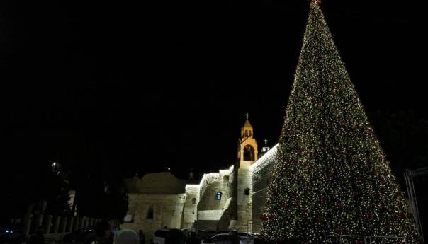 Betlehem upalio svoje božićno drvce bez uobičajene gužve