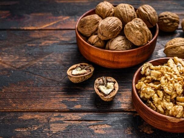 Bez skupe terapije – šaka oraha dnevno smanjuje loš holesterol