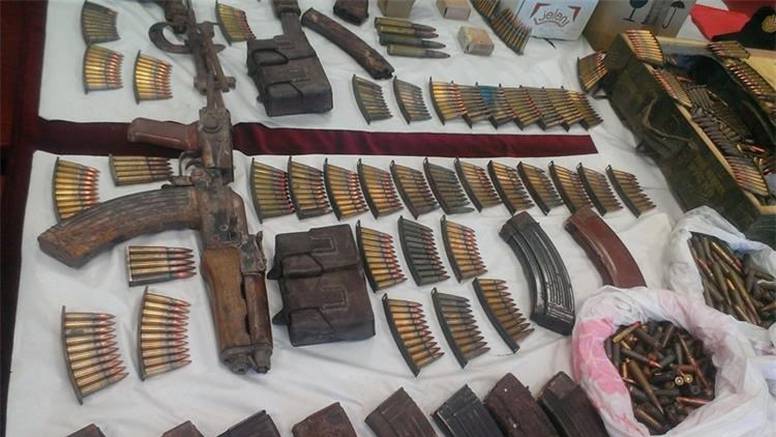 Bh. državljanin pokušao prokrijumčariti kalašnjikov i ručne bombe u Hrvatsku