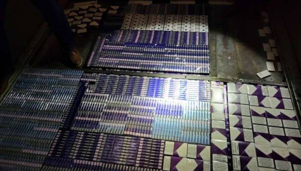 Bh. državljanin u kamionu krijumčario 15.889 kutija cigareta