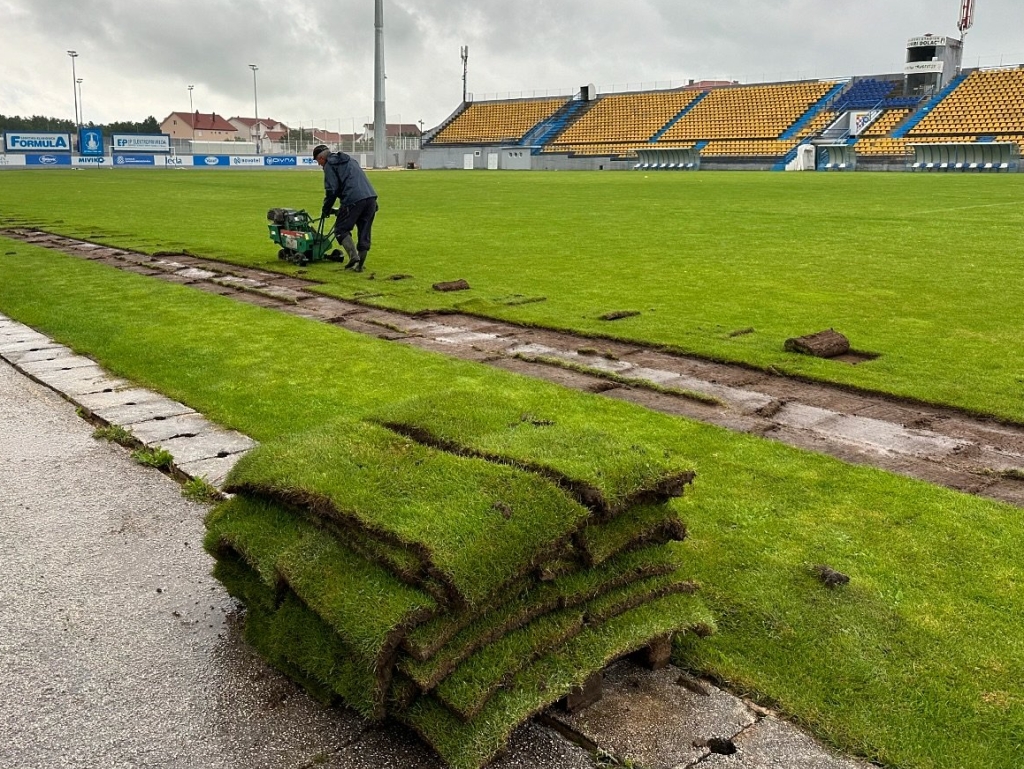 Bh. klub saopštio dvije velike vijesti: Novi teren i novi sponzor opreme