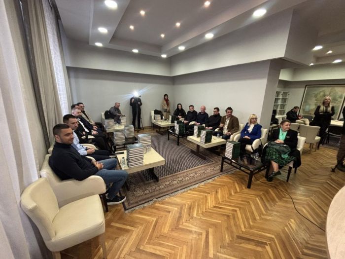 Bh. mediji sa nacionalnom pokrivenosti poklonjeni kompleti XI tomova višetomnog Rječnika bosanskog jezika