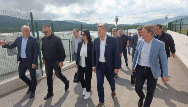 Bh. parlamentarci posjetili Privremeni prihvatni centar 'Lipa'