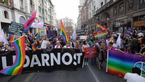 Bh. povorka ponosa: Četiri zida ne mogu značiti život