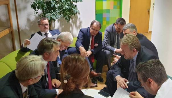 Bh. semafor koalicija može zaustaviti Dodika i Čovića!