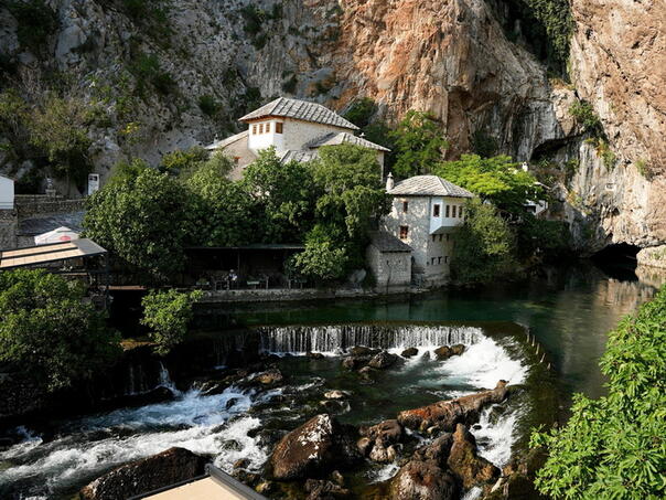 Bh. turistički biser Blagaj: Tekija, Buna, utvrda, vile s bazenima ...