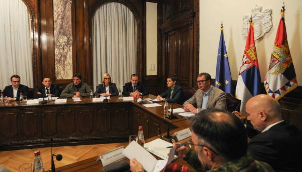 BIA upozorila Vučića na moguću operaciju 'lažne zastave'