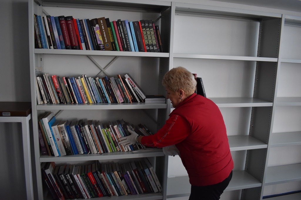 Biblioteka Sarajeva donirala 200 knjiga MC Srebrenica