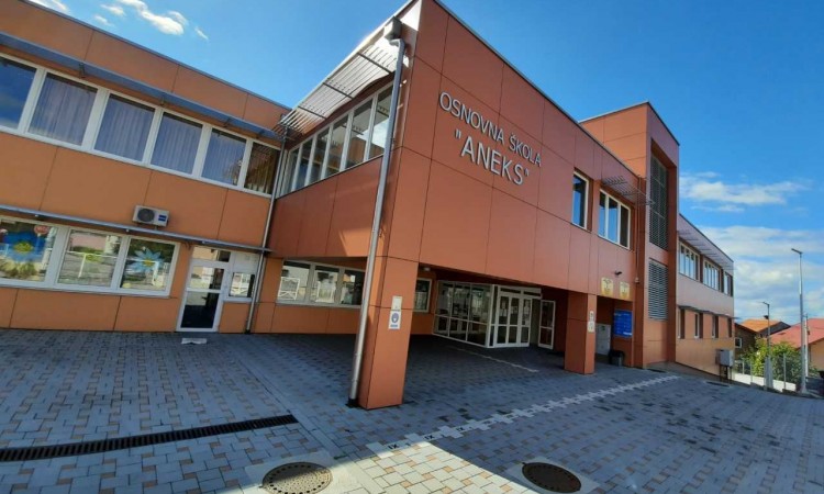 Biblioteka za slijepe donirala školi 'Aneks' 74 audio zapisa lektira