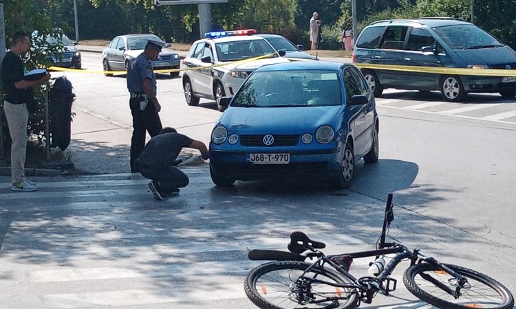 Biciklista zadobio teže povrede u saobraćajnoj nesreći u Zenici