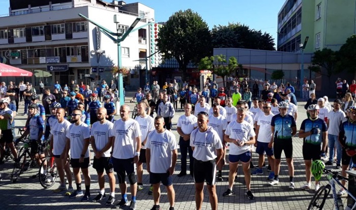 Biciklisti i maratonci iz Bihaća krenuli prema Srebrenici