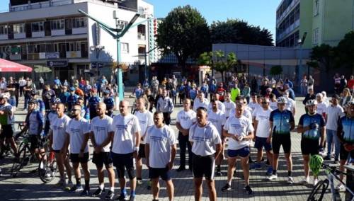 Biciklisti i maratonci iz Bihaća krenuli prema Srebrenici