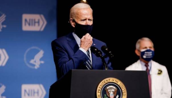 Biden će odati počast za 500.000 žrtava pandemije minutom šutnje i paljenjem svijeća