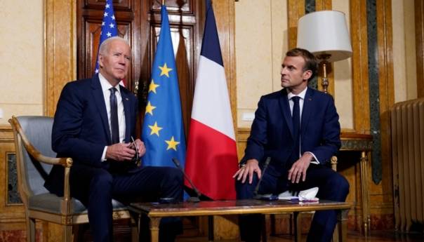 Biden i Macron razgovarali o Ukrajini