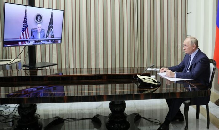 Biden i Putin završili dvosatni razgovor o Ukrajini