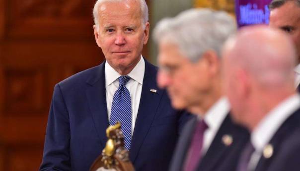 Biden 'iznenađen' otkrićem povjerljivih dokumenata u njegovom uredu