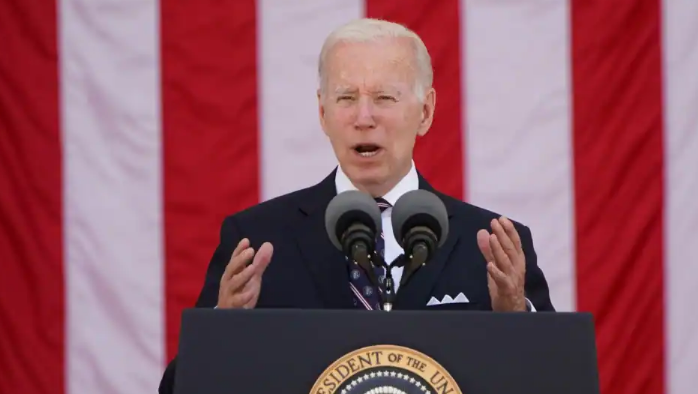 Biden ne planira skori kontakt s Putinom, no spreman je razgovarati o miru