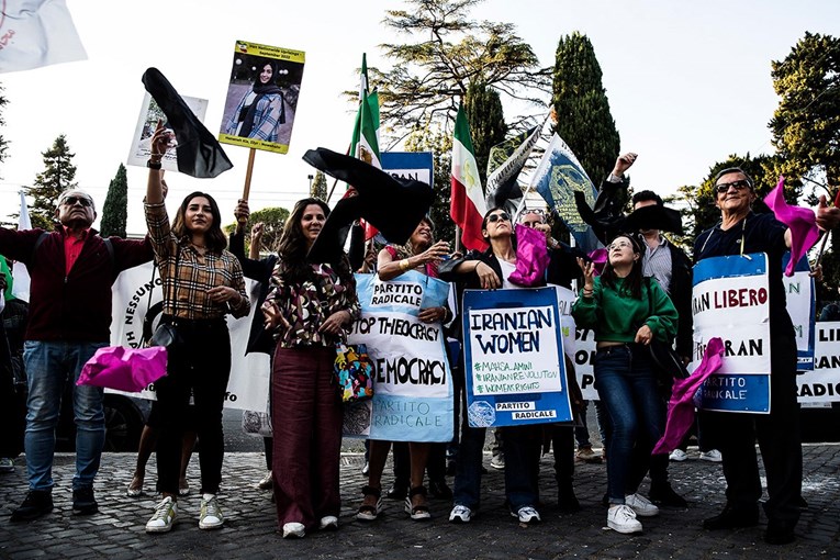 Biden podržao proteste u Iranu, Iran tvrdi da to nije miješanje u unutarnju politiku