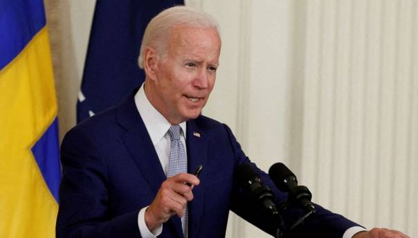 Biden poništava studentske kredite do 10.000 dolara