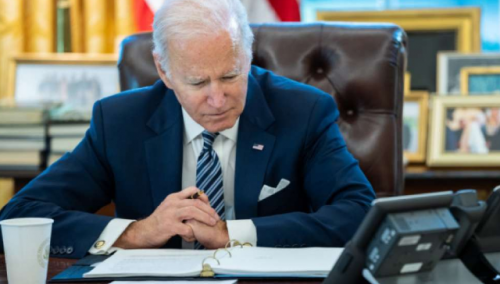Biden potpisao zakon za jačanje američkih proizvođača čipova