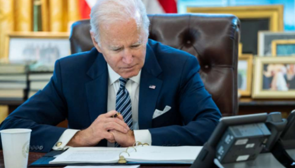 Biden potpisao zakon za jačanje američkih proizvođača čipova