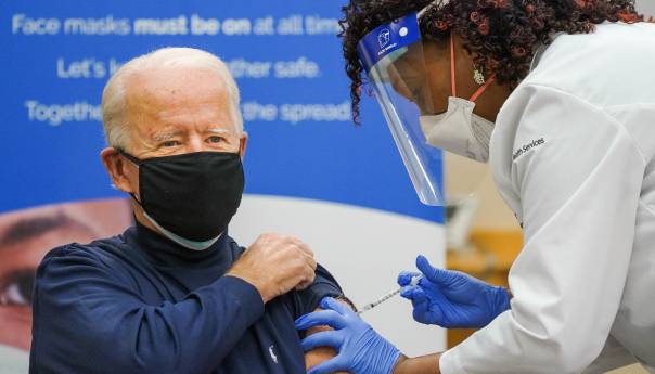 Biden prima treću dozu vakcine protiv virusa korona