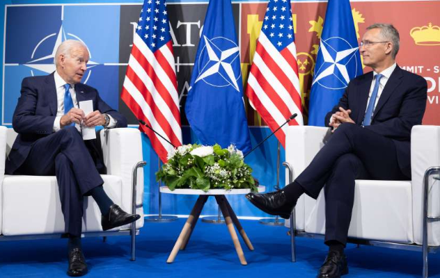 Biden razgovarao sa Stoltenbergom dok se zahuktava borba za njegovog nasljednika
