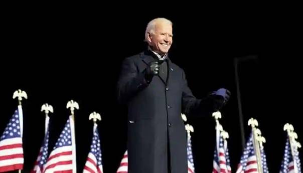 Biden se obratio javnosti: Pobijedit ćemo, još smo u igri