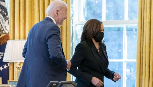 Biden zbog odsustva prenosi ovlasti Kamali Harris