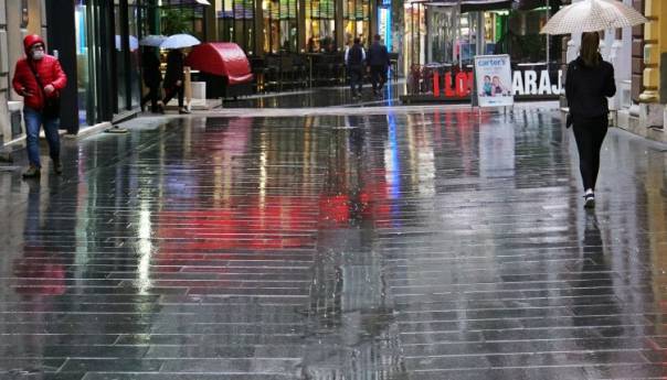 BiH danas oblačno sa kišom i pljuskovima