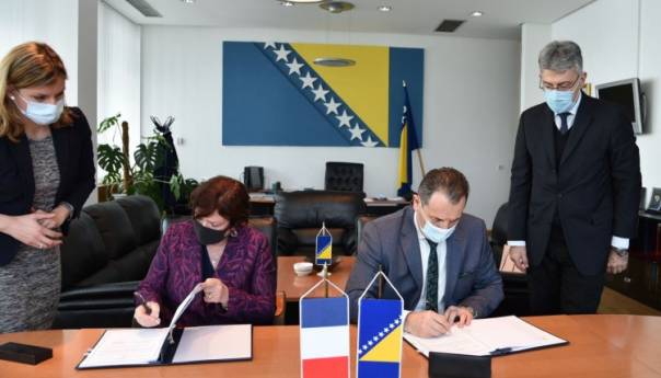 BiH i Francuska nastavljaju saradnju u borbi protiv ilegalne trgovine oružjem