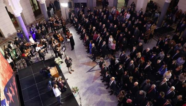 BiH nisu učinile nezavisnom političke stranke već njeni građani