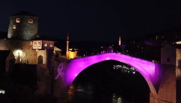 BiH obojena u pink, počinje mjesec borbe protiv karcinoma dojke
