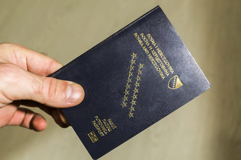 BiH ponovo nazadovala na listi zemalja s najmoćnijim pasošima