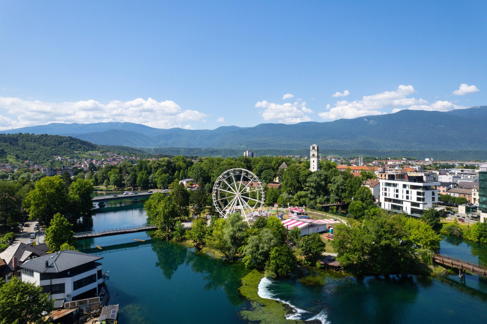 Bihać i Gradačac jutros najtopliji sa 27 i 28 stepeni, danas u cijeloj zemlji sunčano i vruće